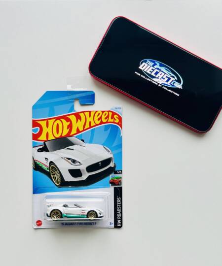 IMPORTED - 2015 Jaguar F-Type Project 7 (White) - International Long Card