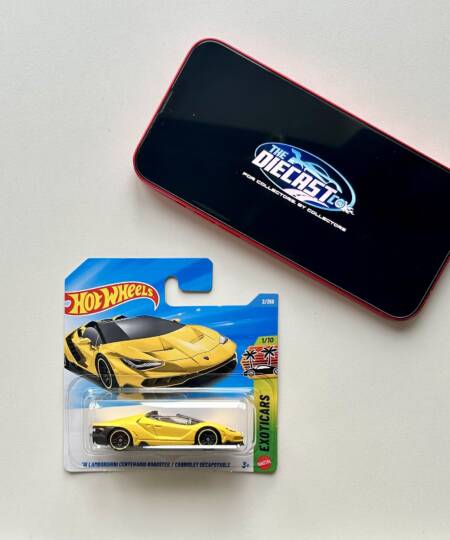 IMPORTED - 2016 Lamborghini Centenario Roadster (Yellow) - International Short Card