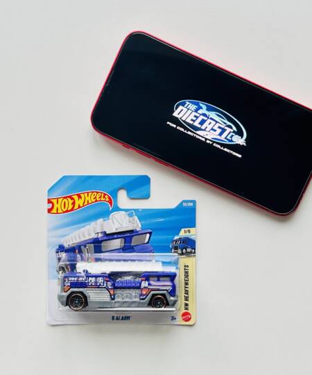 IMPORTED - 5 Alarm - International Short Card