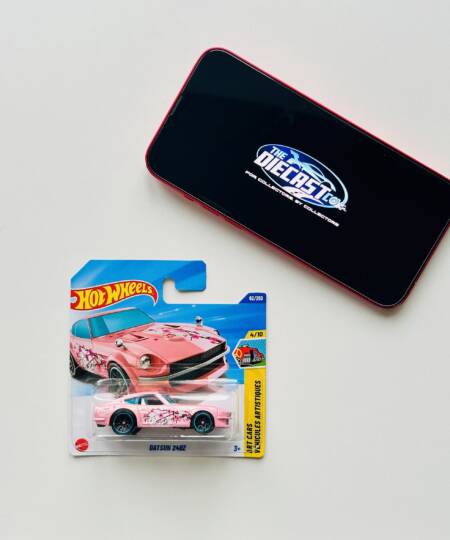IMPORTED - Datsun 240Z (Pink) - International Short Card