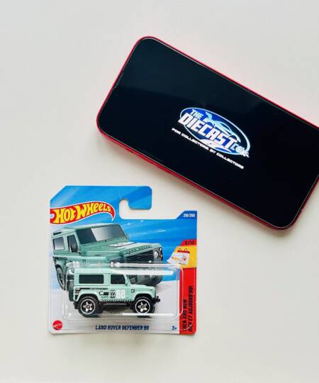 IMPORTED - Land Rover Defender 90 (Green) - International Short Card