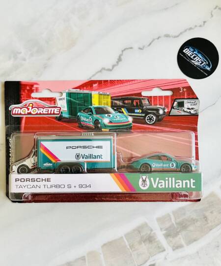 Porsche Taycan Turbo S & Porsche 934 - Race Trailer Edition