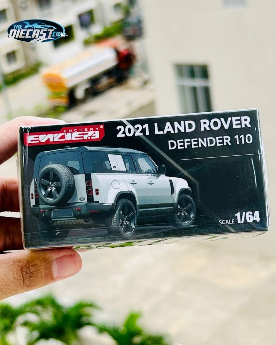 IMPORTED - 2021 Land Rover Defender 110 - Enchery 1/64 Premium Scale Model