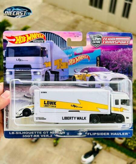 IMPORTED - LB-Silhouette GT Nissan 35GT-RR VER.2 & Flipsider Hauler - Team Transport (Blister Flaw)
