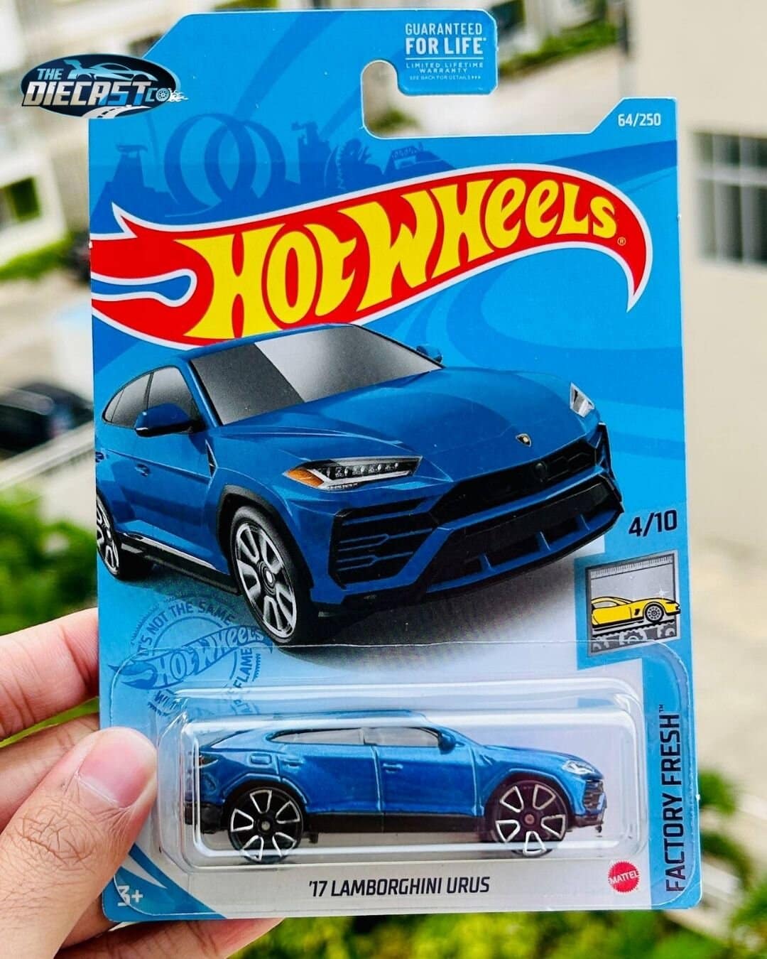 US IMPORTED - '17 Lamborghini Urus (Blue) - International Long Card (Hairline Bent on Top, Not Creased)