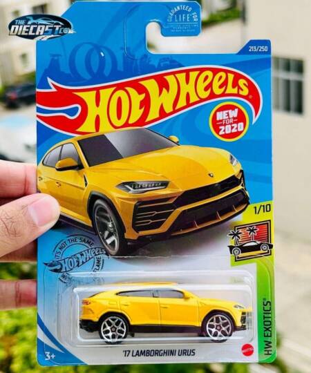 US IMPORTED - '17 Lamborghini Urus (Yellow) - International Long Card