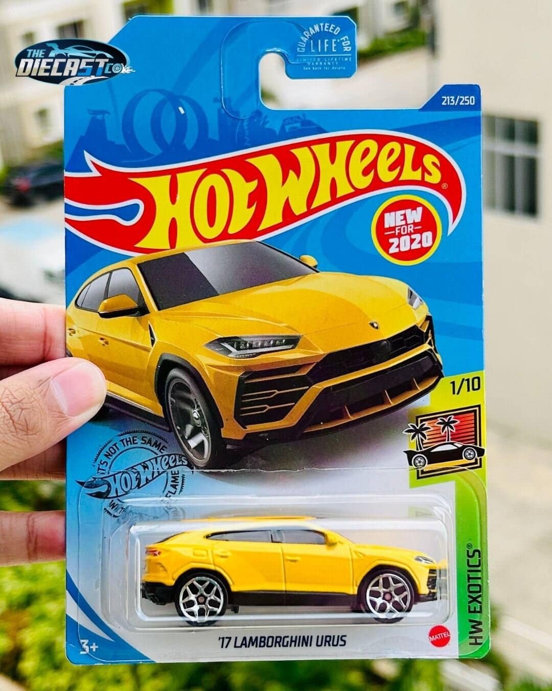 US IMPORTED - '17 Lamborghini Urus (Yellow) - International Long Card